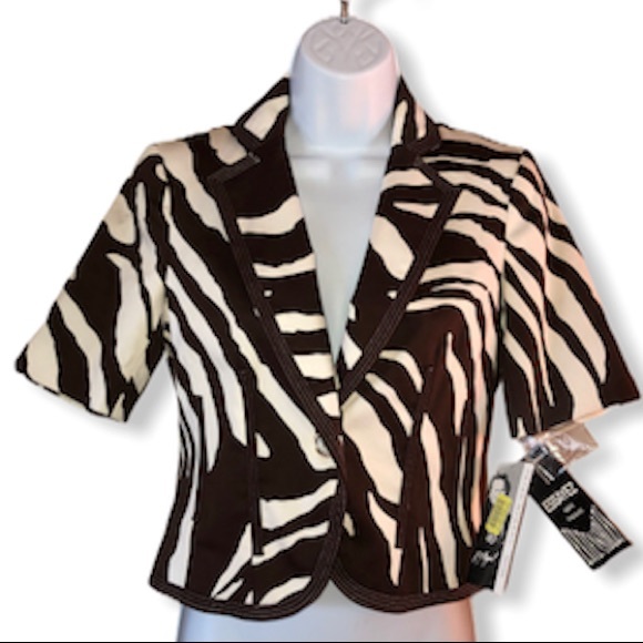 Peter Nygard Jackets & Blazers - NWT Peter Nygard Crop Jacket - Really Cute!